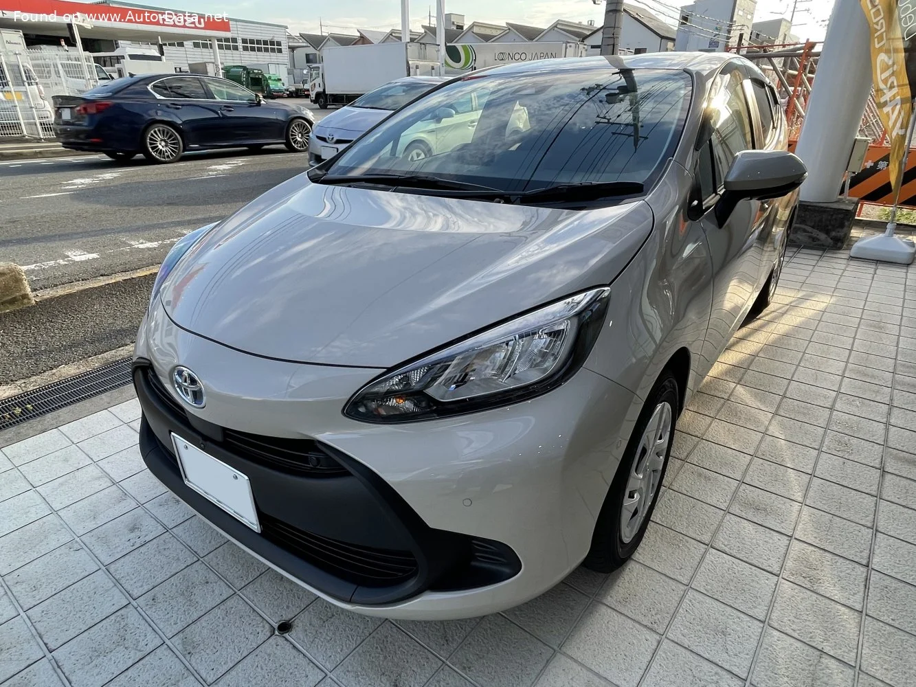 Toyota Aqua 1.5L (116 Hp) Hybrid e-CVT2021 - thumbnail 3