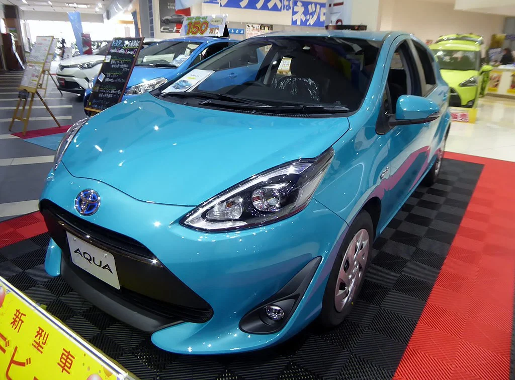 Toyota Aqua 1.5 (74 Hp) e-CVT2017 - 2021 - 1