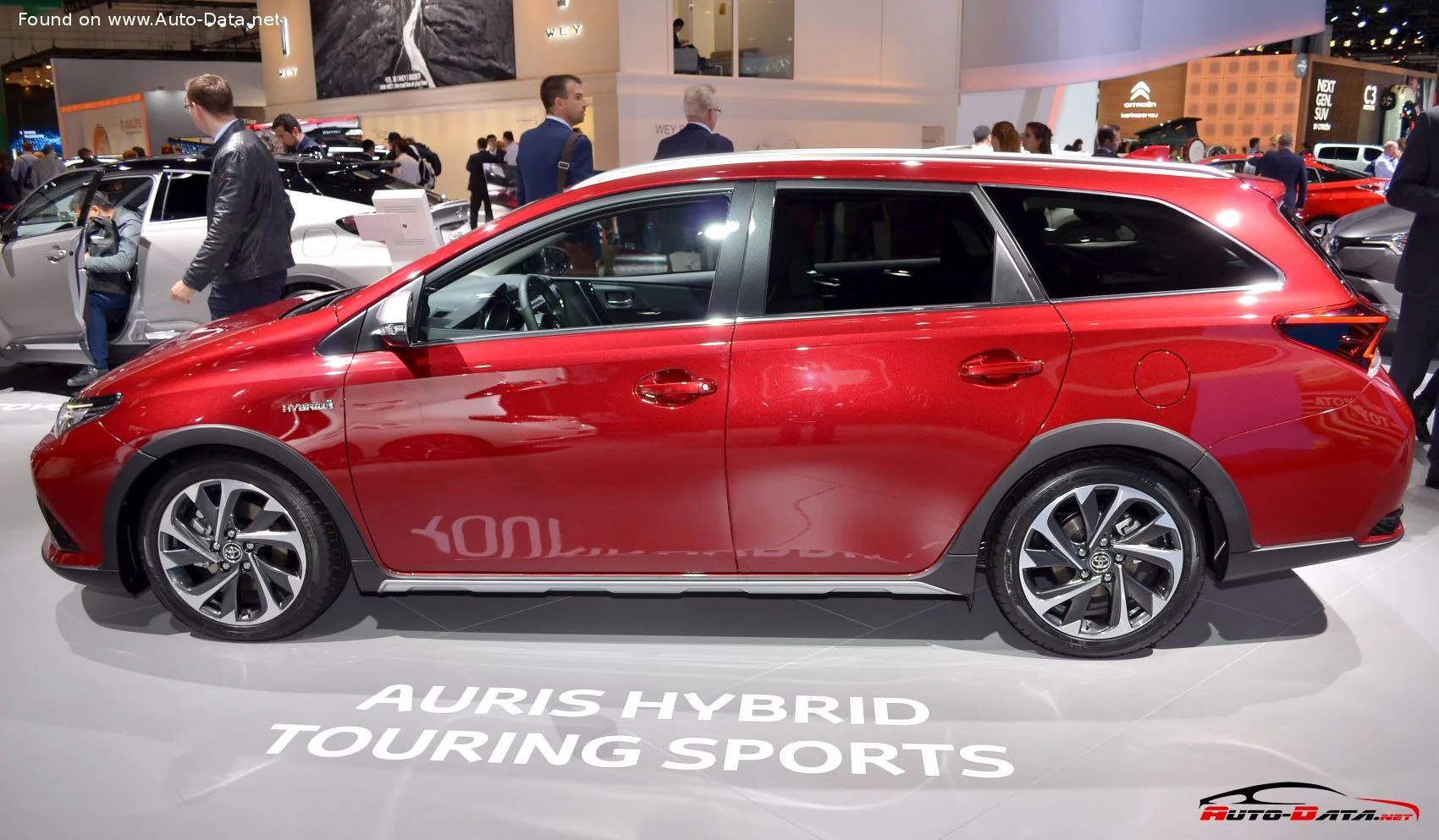 Toyota Auris 1.2 (116 Hp) start&stop2015 - 2018 thumbnail 2