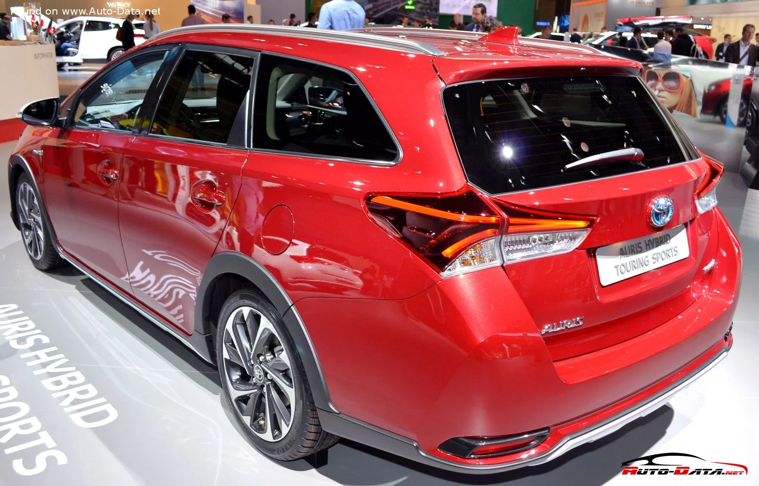 Toyota Auris 1.2 (116 Hp) start&stop2015 - 2018 thumbnail 3