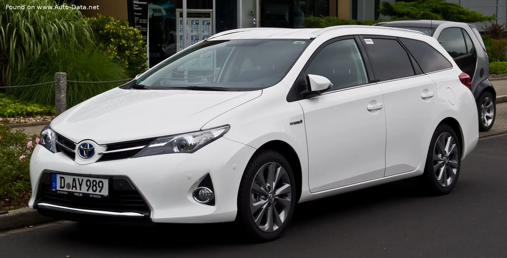 Toyota Auris 1.33 Dual VVT-i (100 Hp)2012 - 2015 - 1
