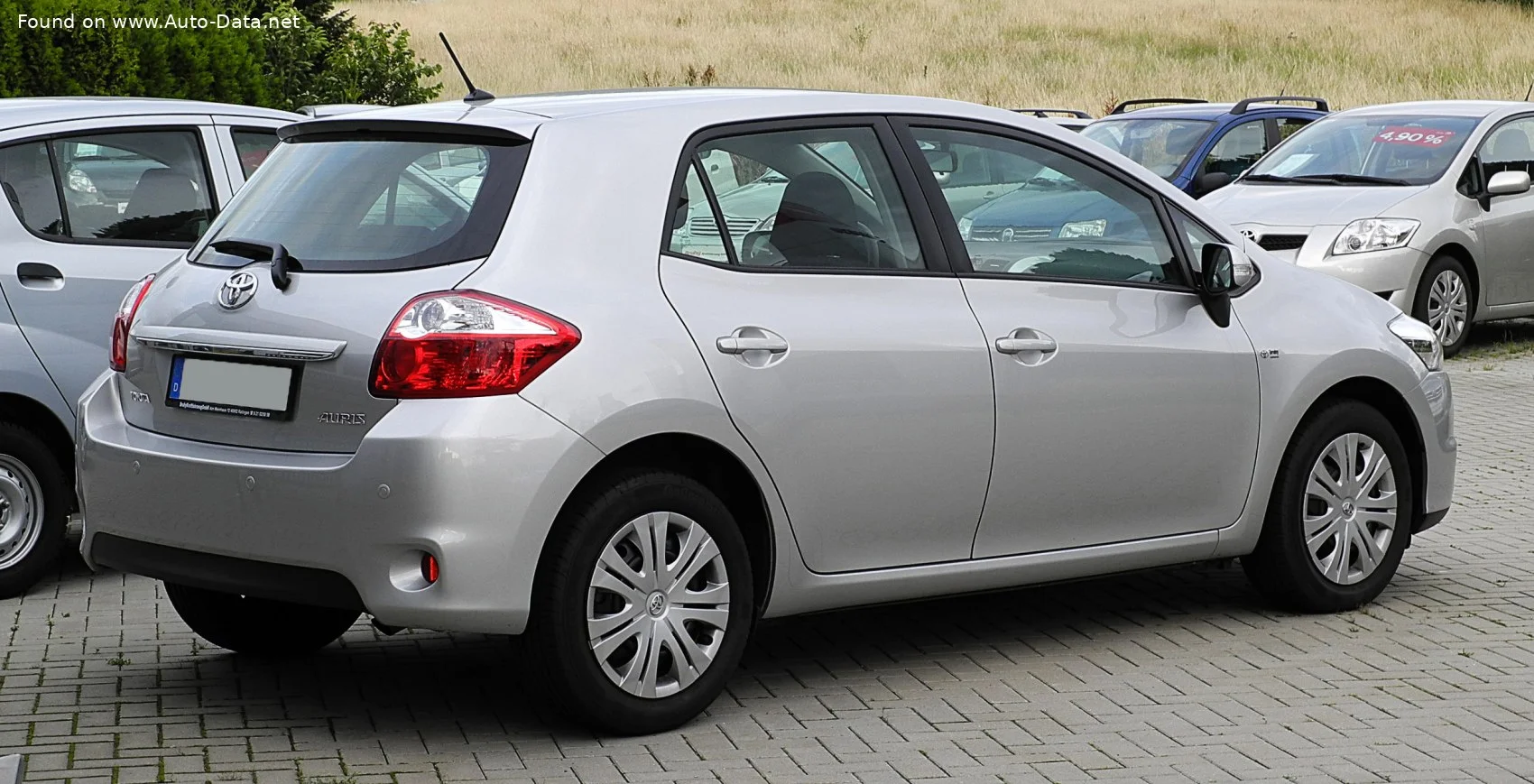 Toyota Auris 1.33 VVT-i (99 Hp)2010 - 2012 thumbnail 8
