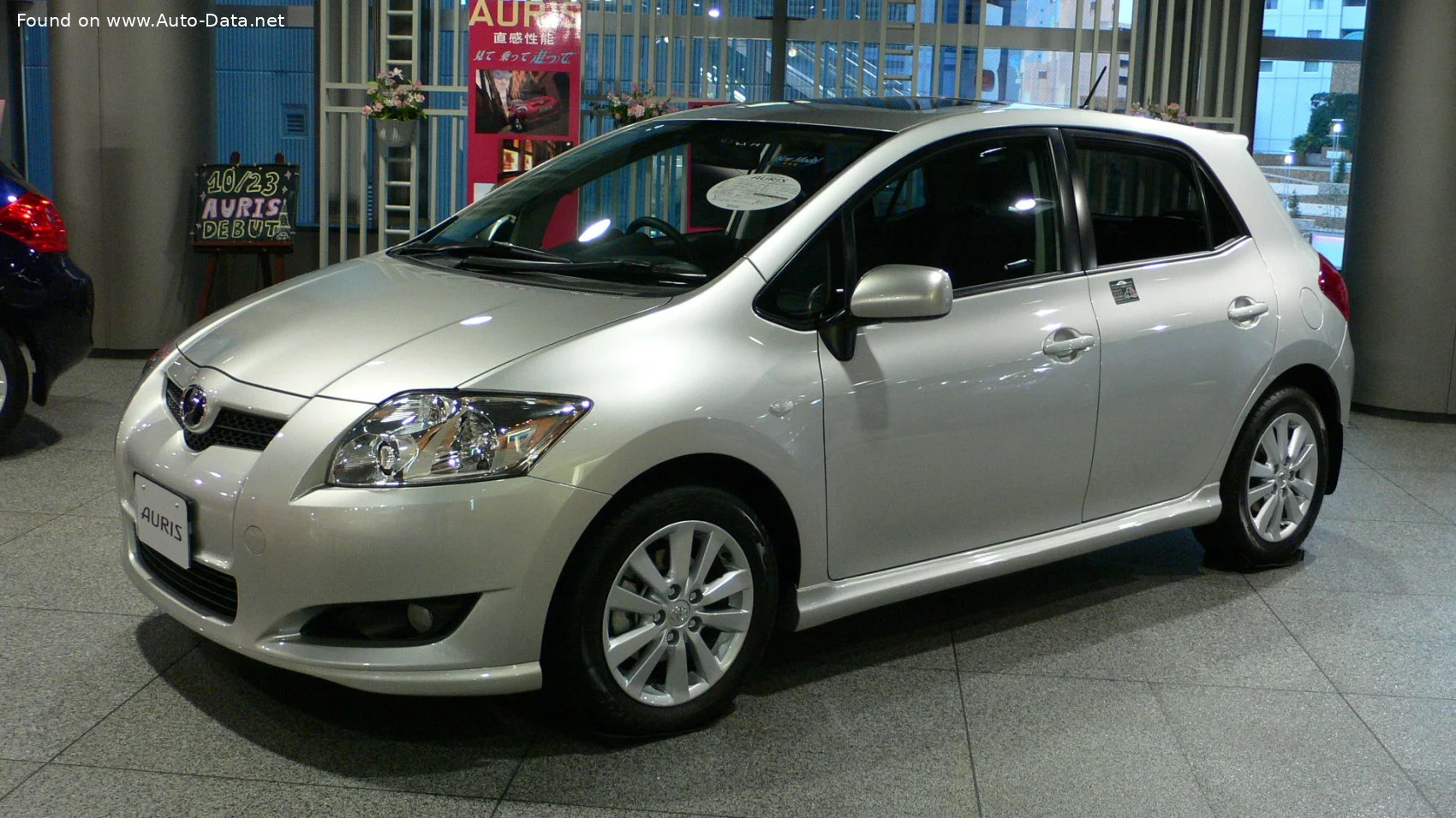 Toyota Auris 1.3 16V VVT-i (101 Hp)2009 - 2010 thumbnail 3