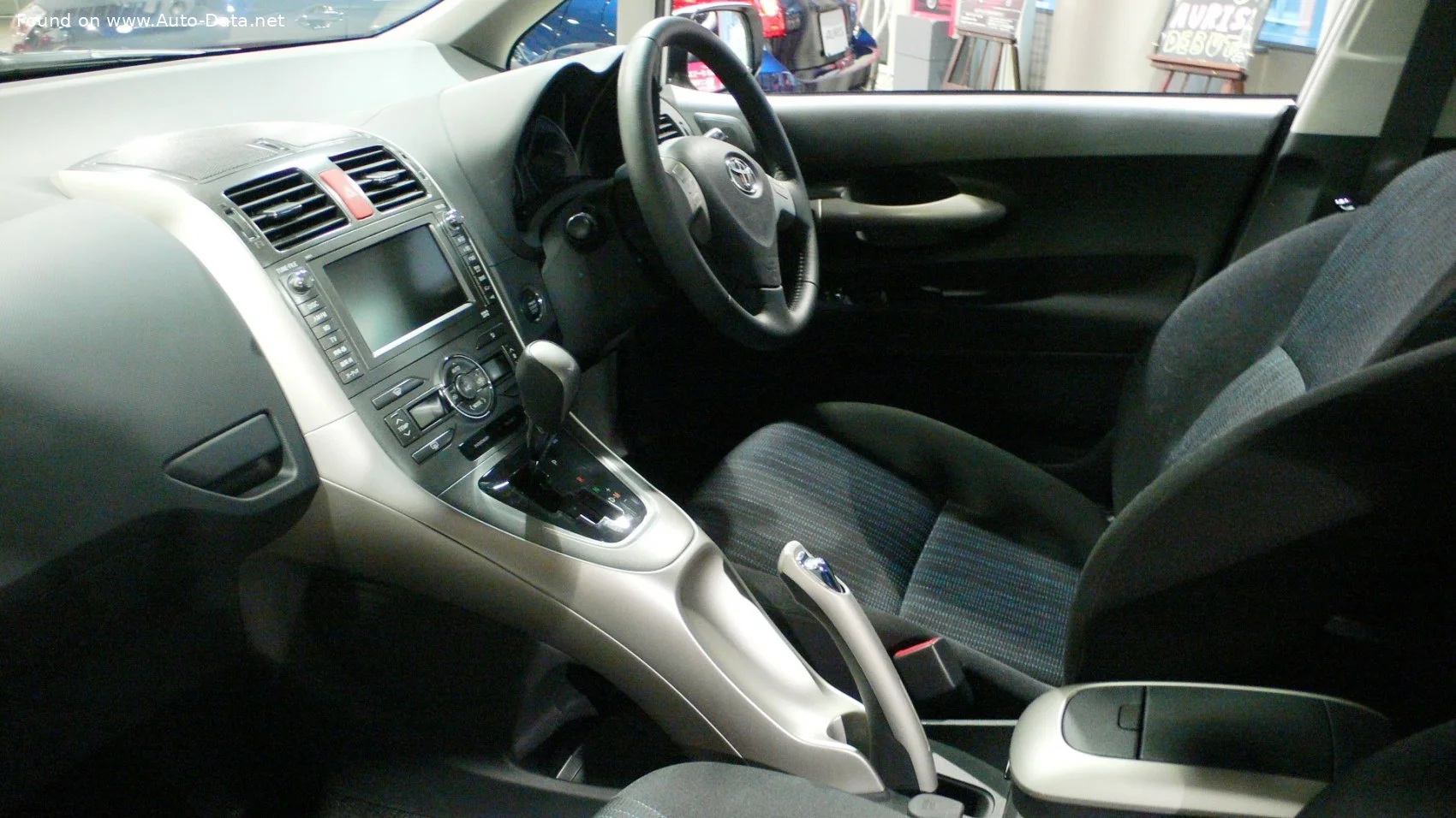 Toyota Auris 1.3 16V VVT-i (101 Hp)2009 - 2010 thumbnail 5