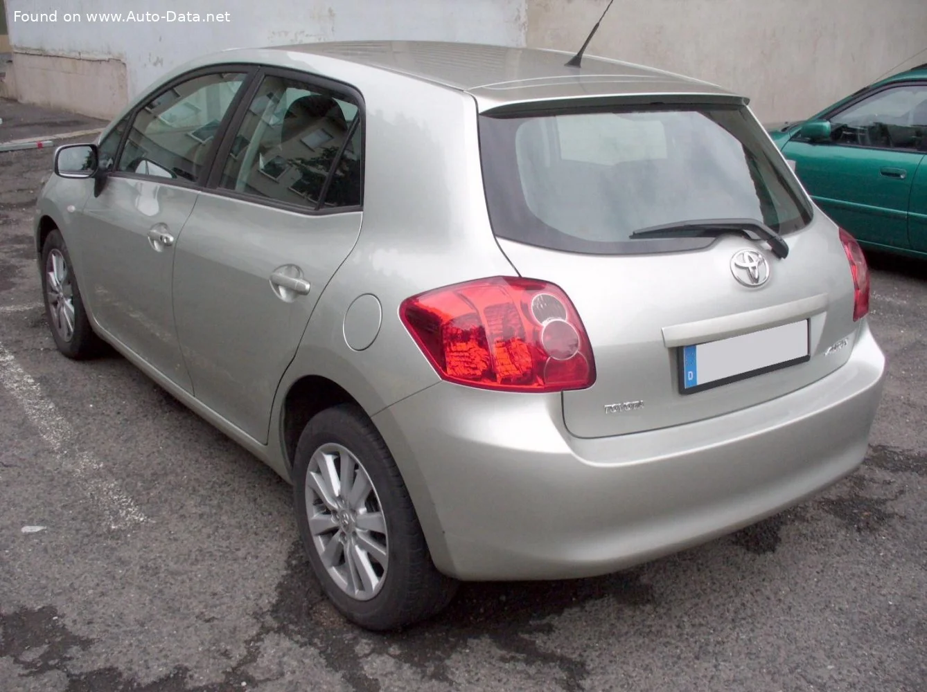 Toyota Auris 1.3 16V VVT-i (101 Hp)2009 - 2010 thumbnail 7