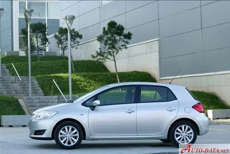 Toyota Auris 1.3 16V VVT-i (101 Hp)2009 - 2010 thumbnail 9