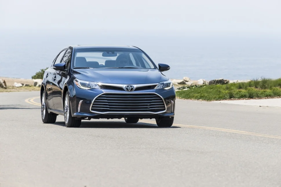 Toyota Avalon 2.5 (203 Hp) Hybrid ECVT2015 - 2018 - 1