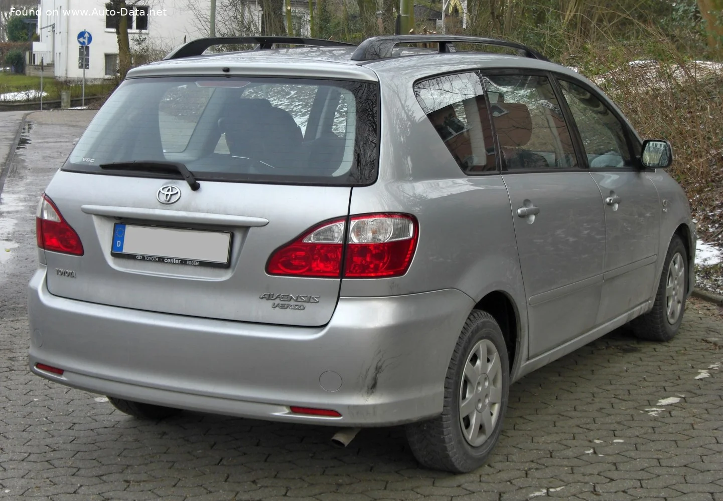 Toyota Avensis Verso 2.0d (116 Hp)2003 - 2009 thumbnail 2