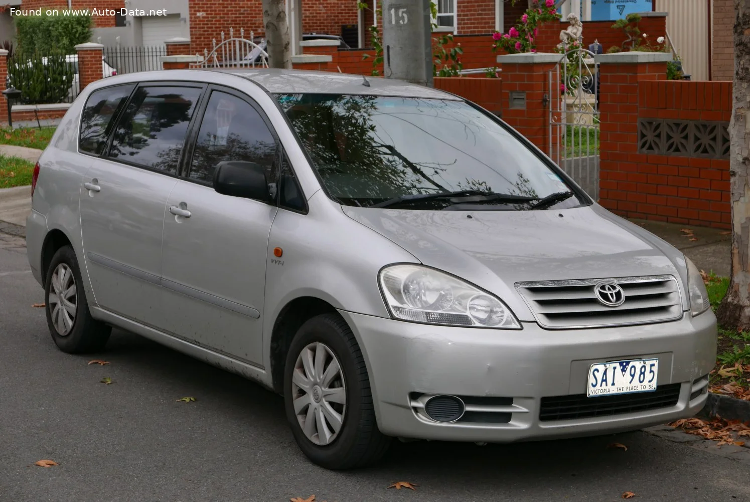 Toyota Avensis Verso 2.0 (150 Hp)2001 - 2003 - 1