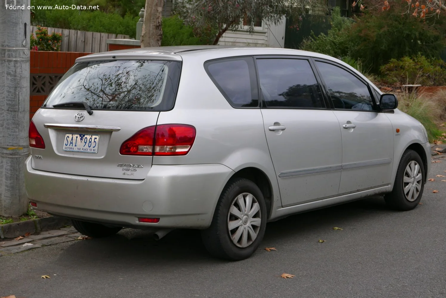 Toyota Avensis Verso 2.0 (150 Hp)2001 - 2003 thumbnail 2