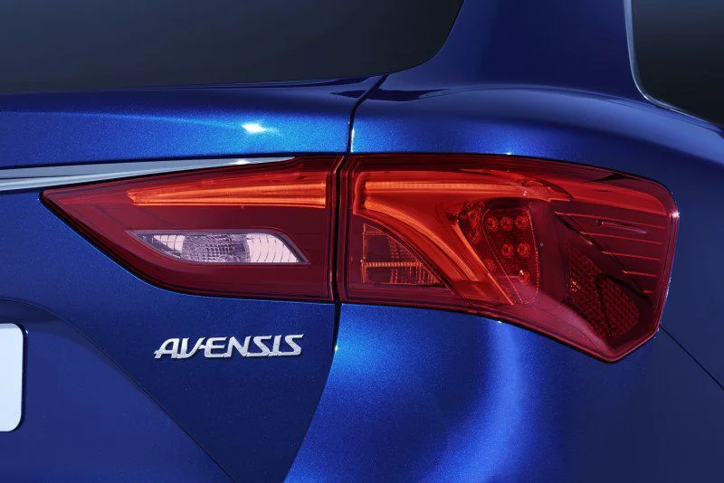 Toyota Avensis 1.6 D-4D (112 Hp)2015 - 2018 thumbnail 11