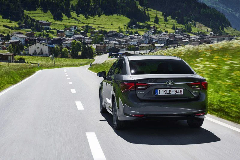 Toyota Avensis 1.6 D-4D (112 Hp)2015 - 2018 thumbnail 2