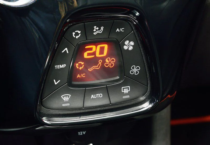 Toyota Aygo 1.0 VVT-i (69 Hp)2014 - 2018 thumbnail 18