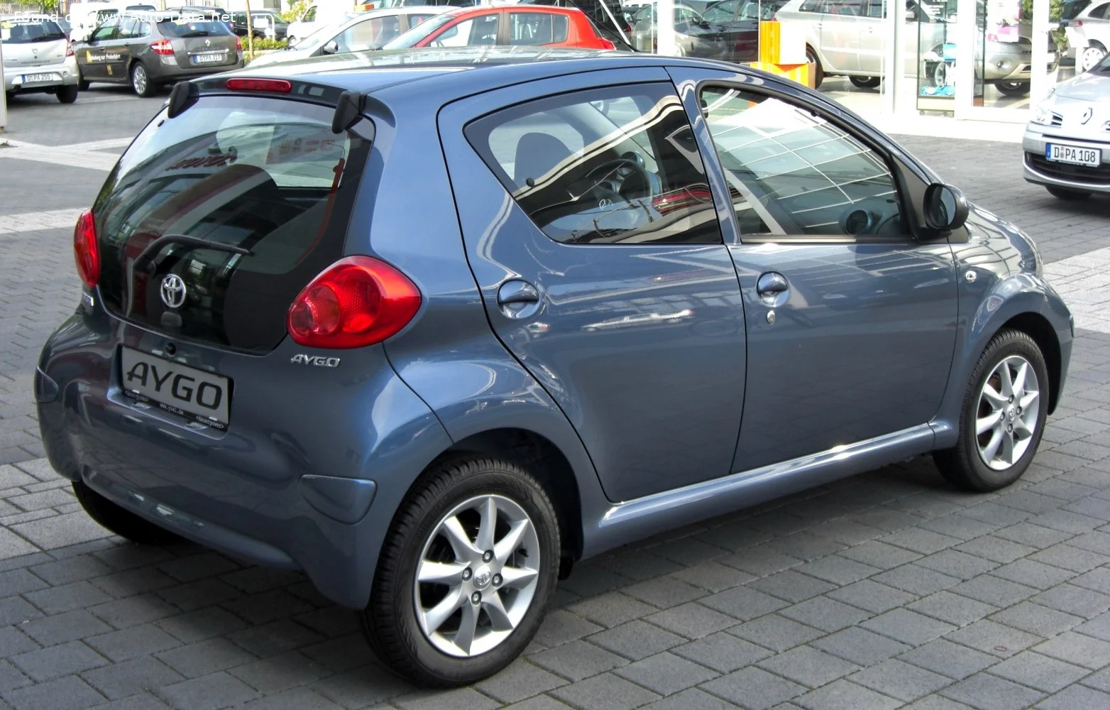 Toyota Aygo 1.0i 12V (67 Hp)2005 - 2009 thumbnail 2