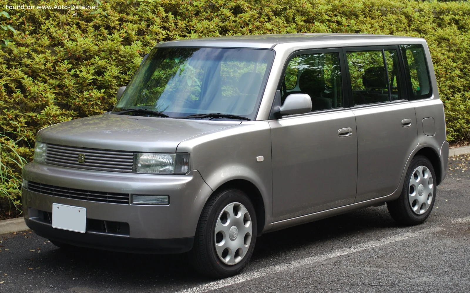 Toyota bB 1.3 i 16V (88 Hp)2000 - 2005 - 1