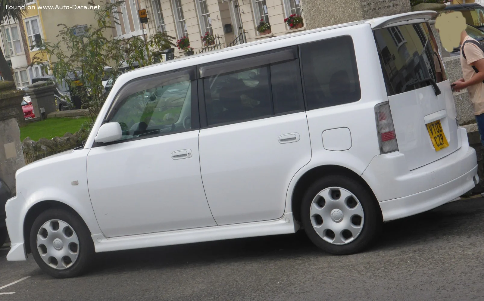 Toyota bB 1.3 i 16V (88 Hp)2000 - 2005 thumbnail 4