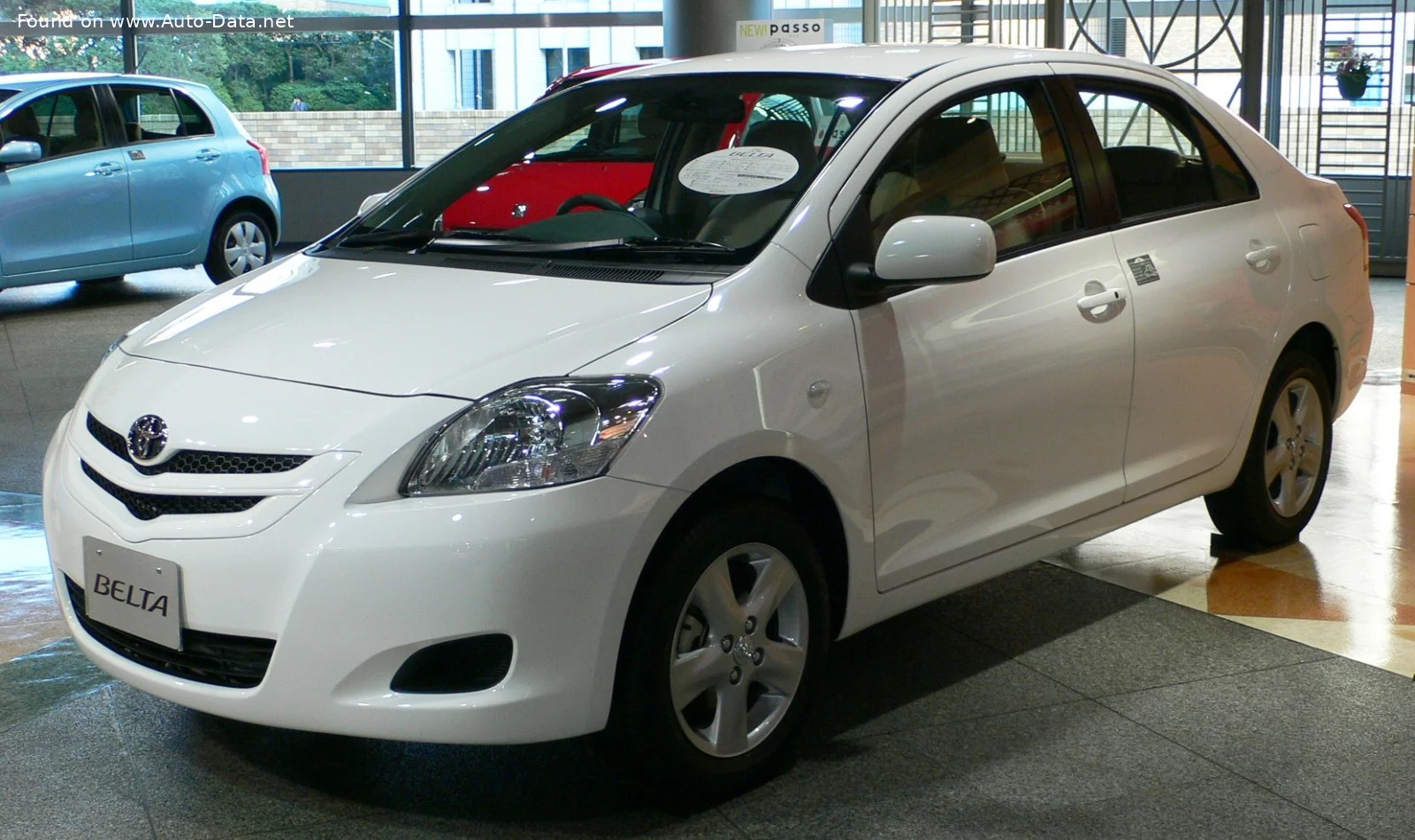 Toyota Belta 1.3 (86 Hp)2005 - 2012 - 1
