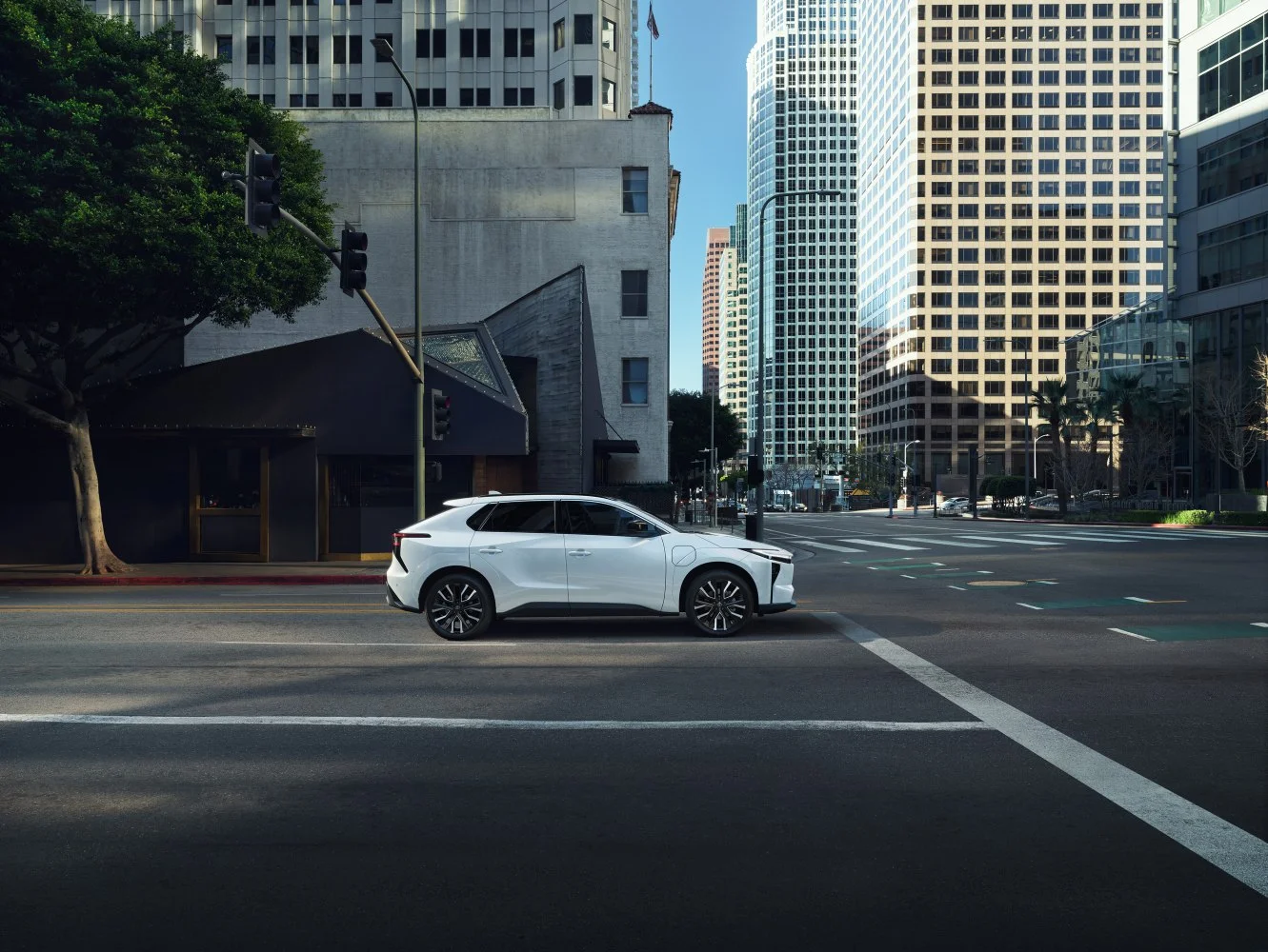 Toyota bZ 57.7 kWh (168 Hp)2025 - thumbnail 2