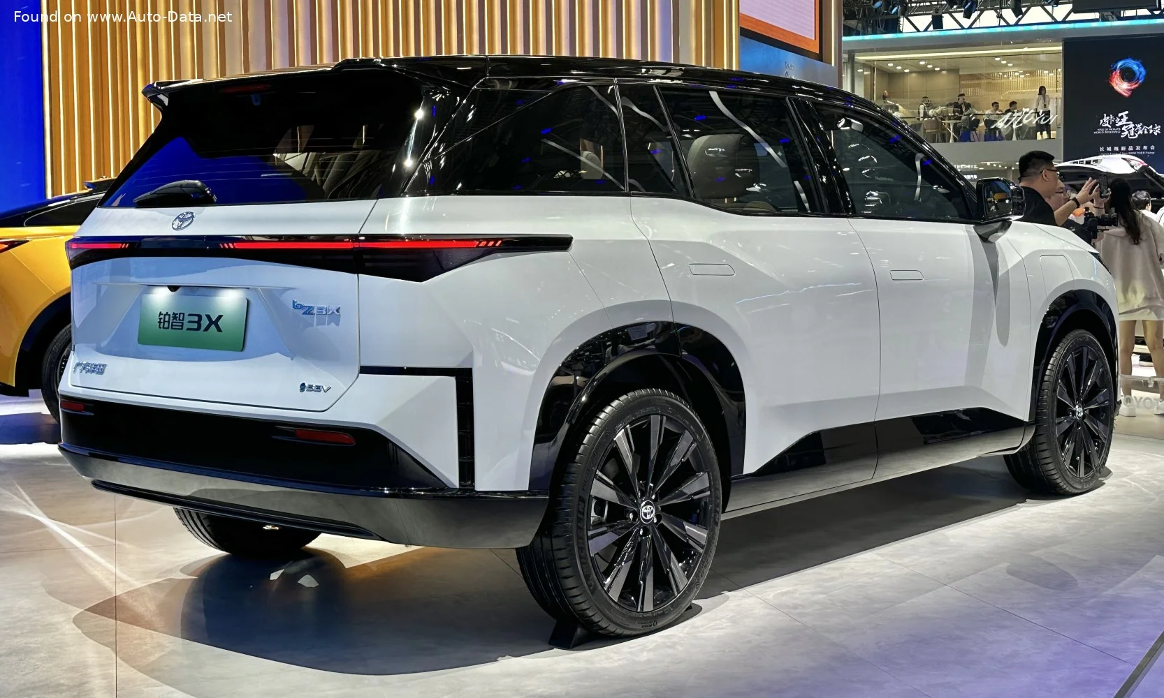 Toyota bZ3X 50.03 kWh (204 Hp)2025 - thumbnail 6