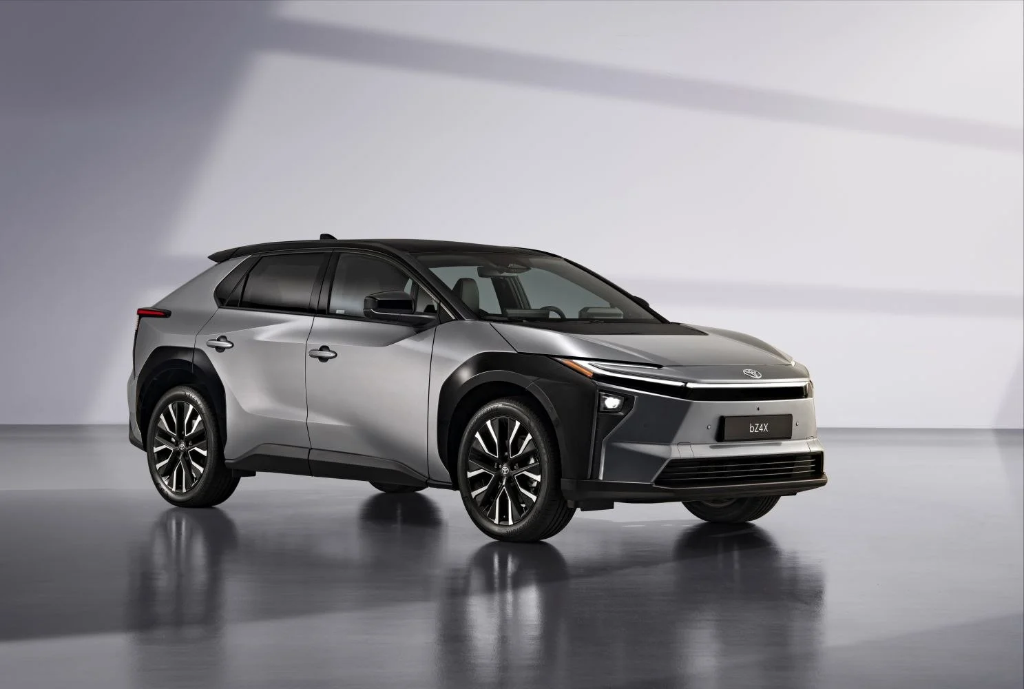 Toyota bZ4X 58 kWh (167 Hp) BEV2025 - - 1