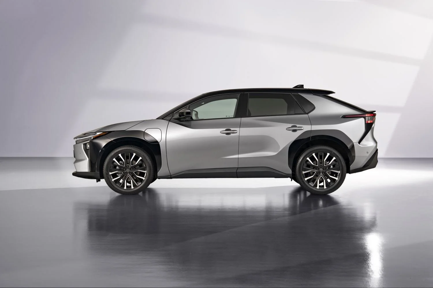 Toyota bZ4X 58 kWh (167 Hp) BEV2025 - thumbnail 4