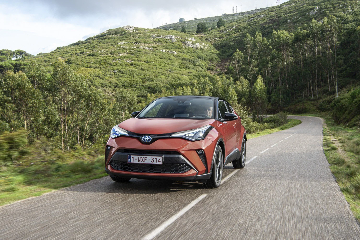 Toyota C-HR 1.2 (116 Hp)2020 - 2023 thumbnail 13