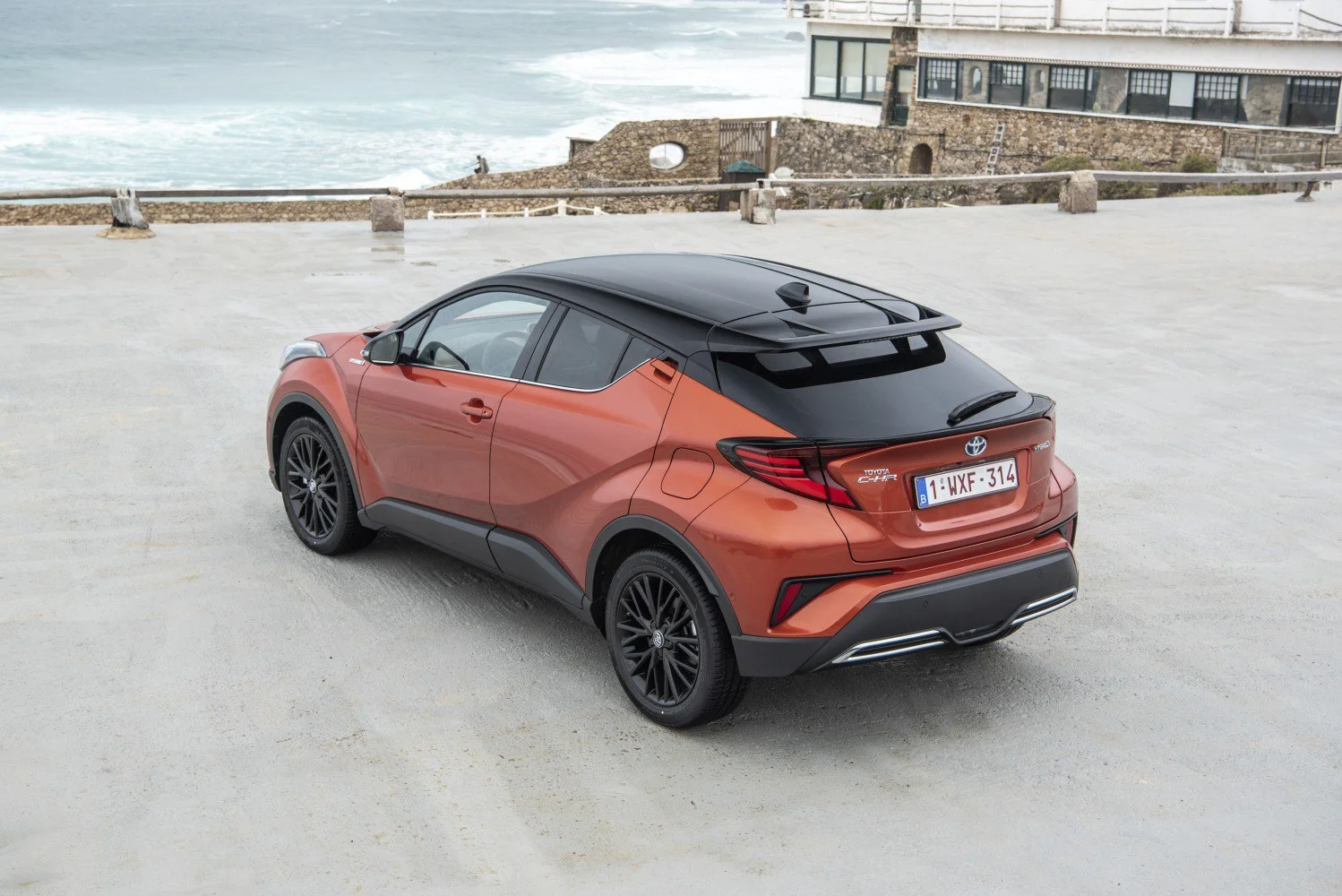 Toyota C-HR 1.2 (116 Hp)2020 - 2023 thumbnail 4