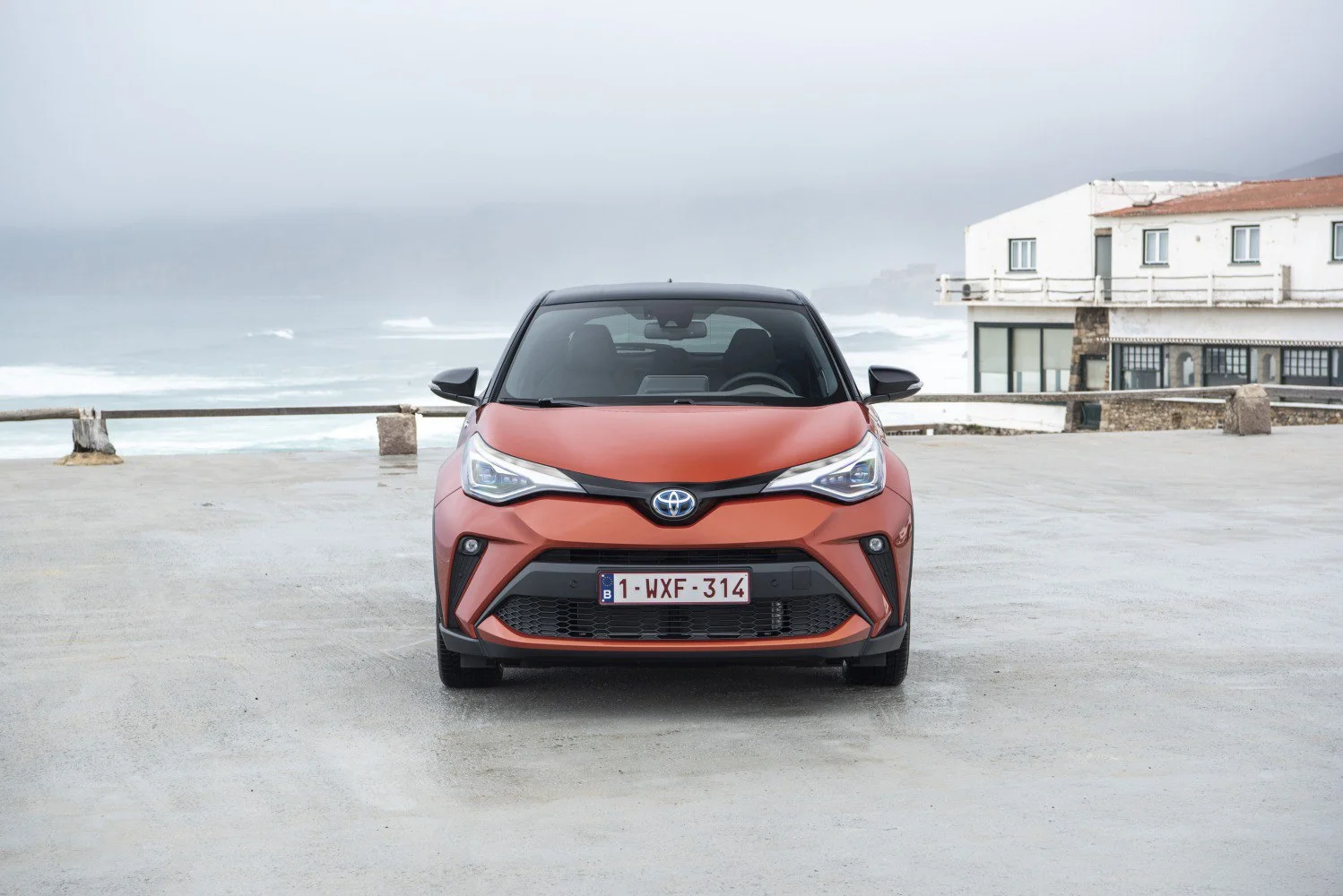 Toyota C-HR 1.2 (116 Hp)2020 - 2023 thumbnail 8