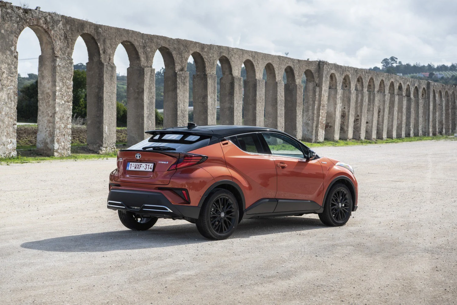 Toyota C-HR 1.2 (116 Hp)2020 - 2023 thumbnail 10