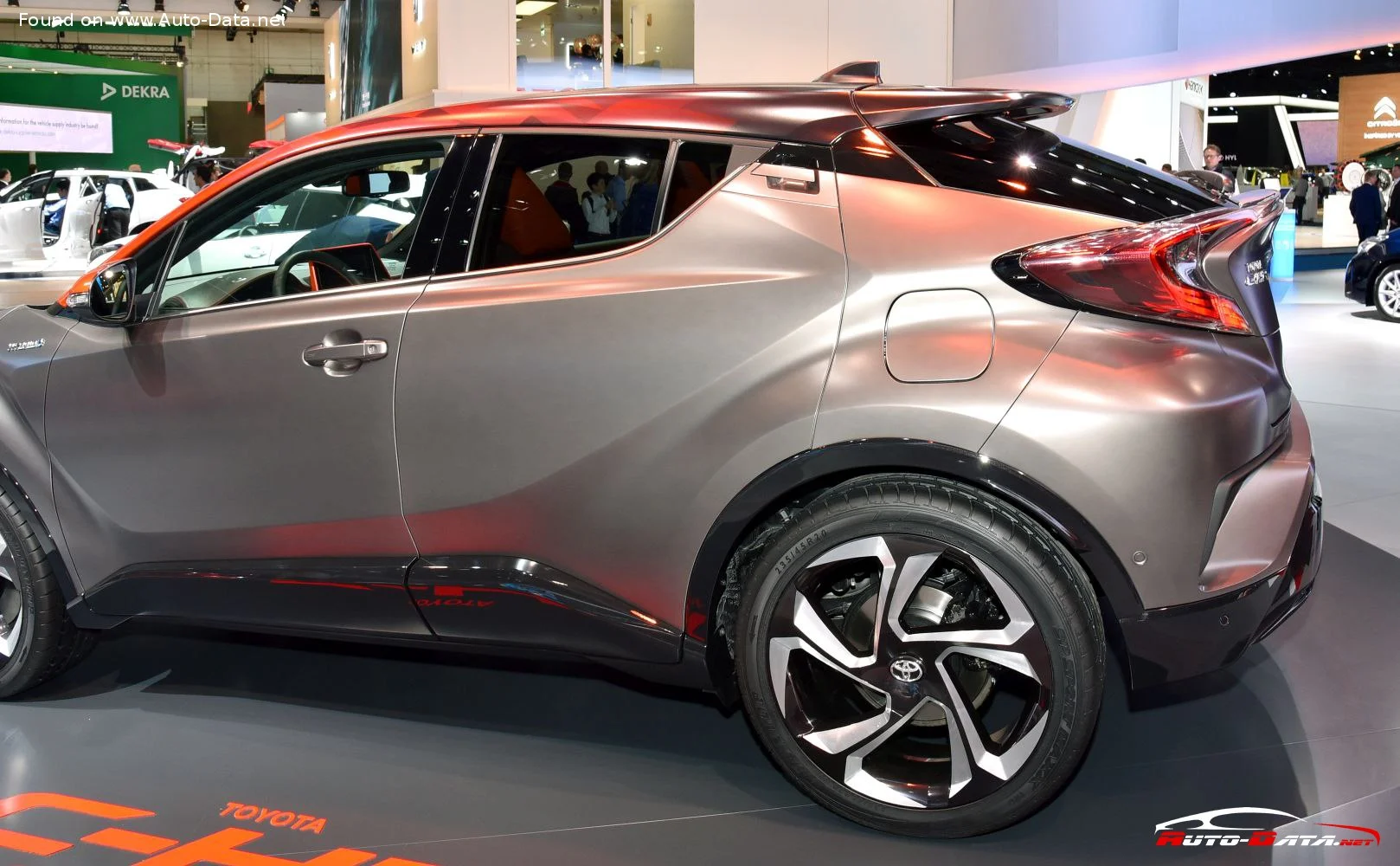 Toyota C-HR Toyota C-HR Hy-Power Concept thumbnail 13