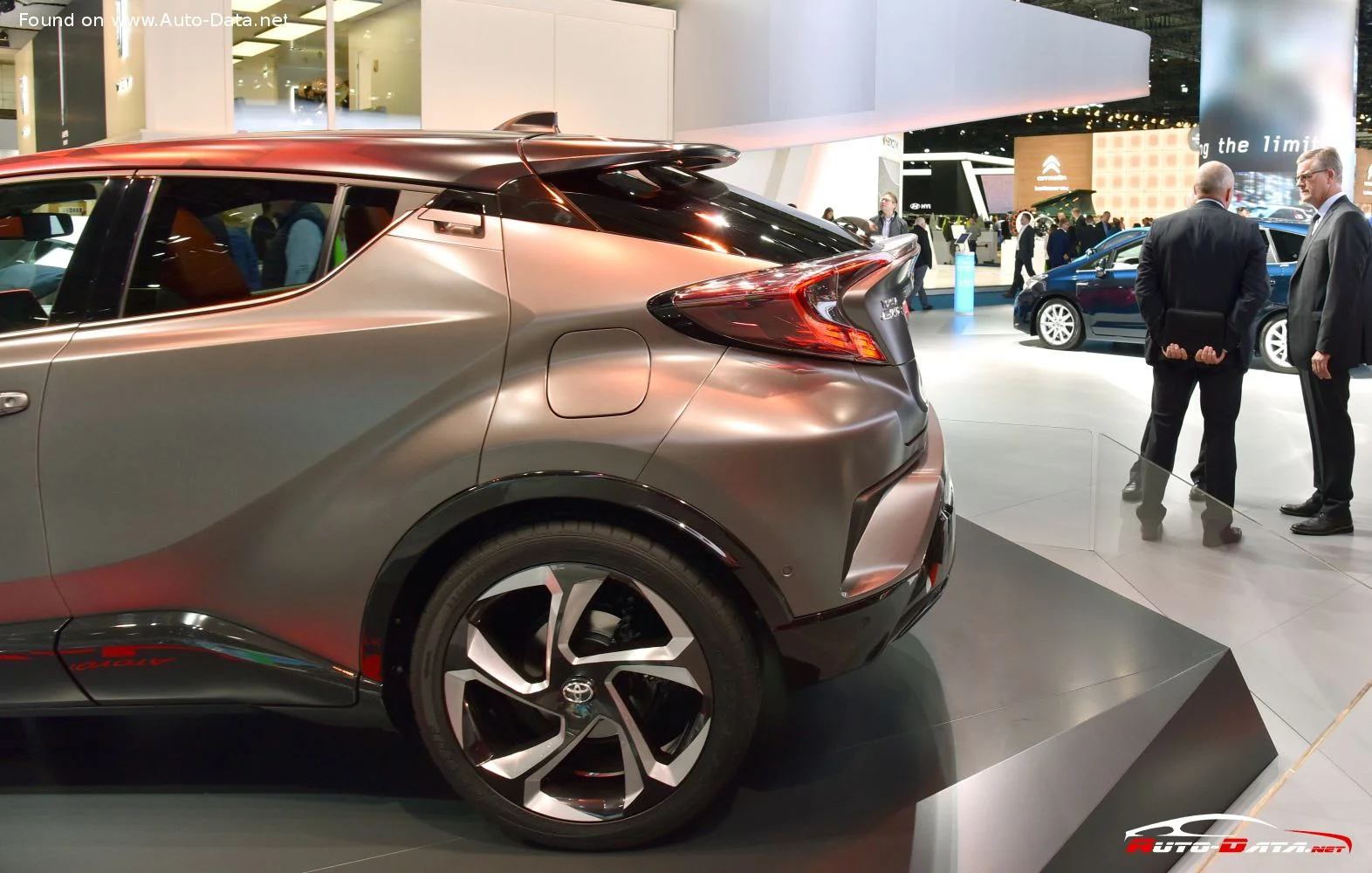Toyota C-HR Toyota C-HR Hy-Power Concept thumbnail 14
