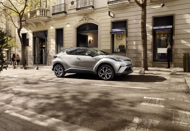 Toyota C-HR 1.2 (116 Hp)2016 - 2020 thumbnail 8