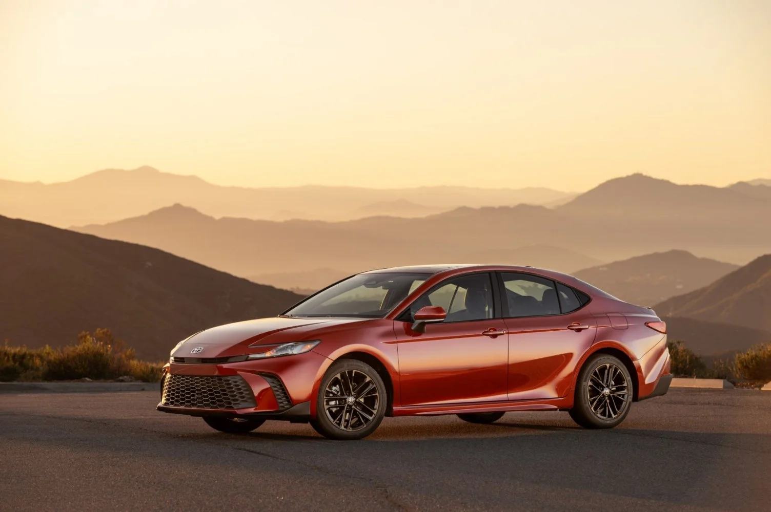 Toyota Camry 2.0 (173 Hp) Direct Shift CVT2023 - thumbnail 13