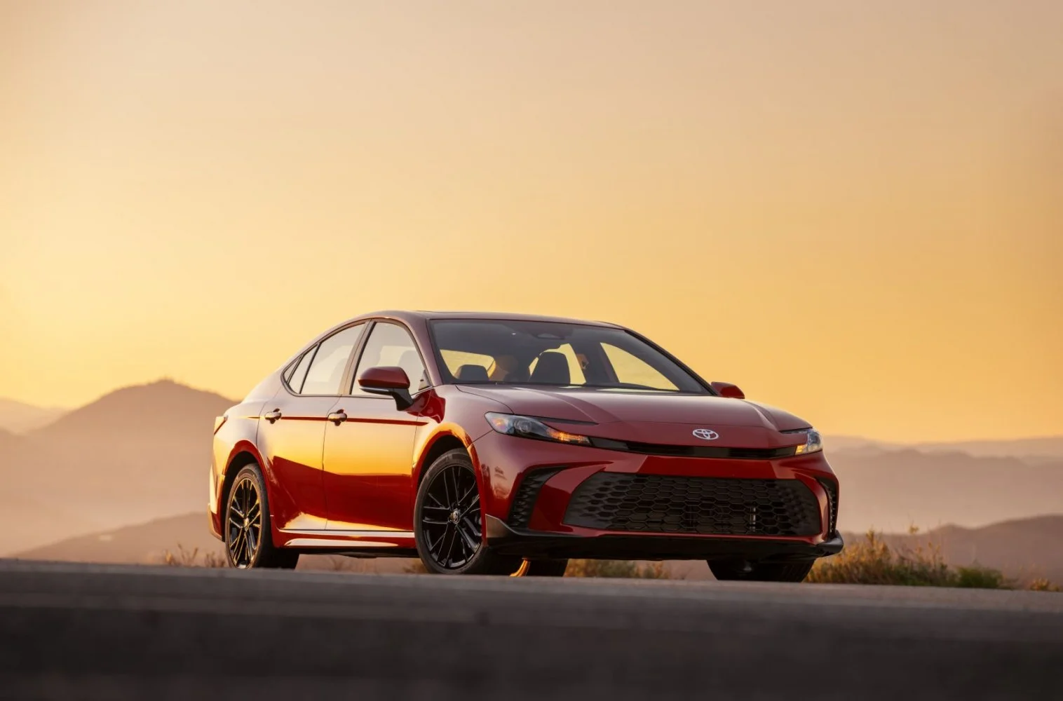 Toyota Camry 2.0 (173 Hp) Direct Shift CVT2023 - thumbnail 15