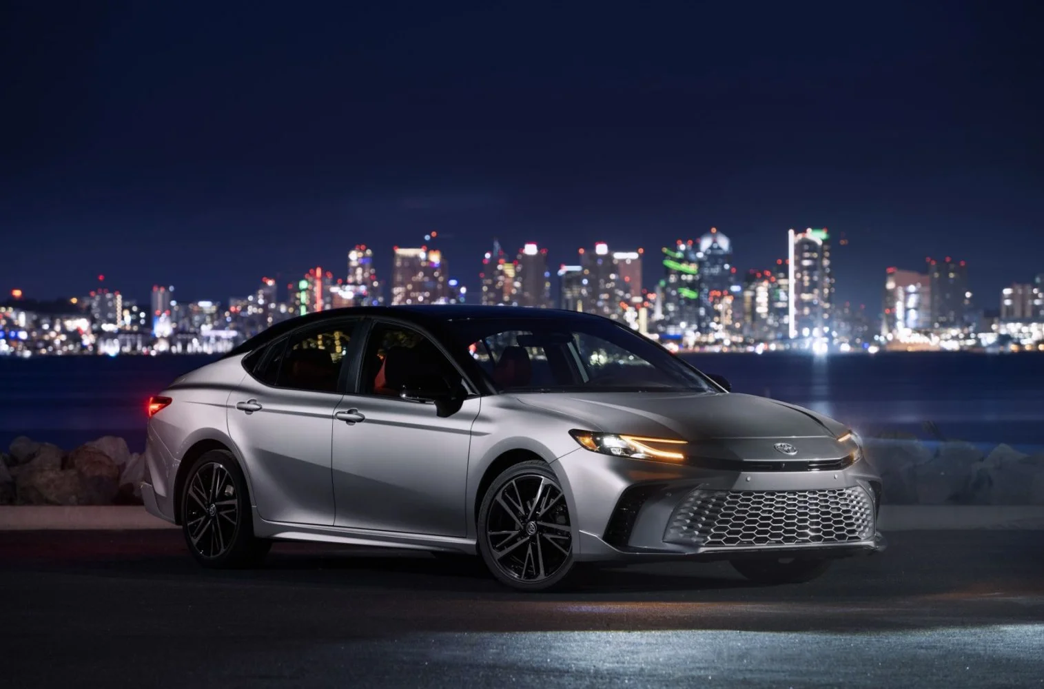 Toyota Camry 2.0 (173 Hp) Direct Shift CVT2023 - thumbnail 17