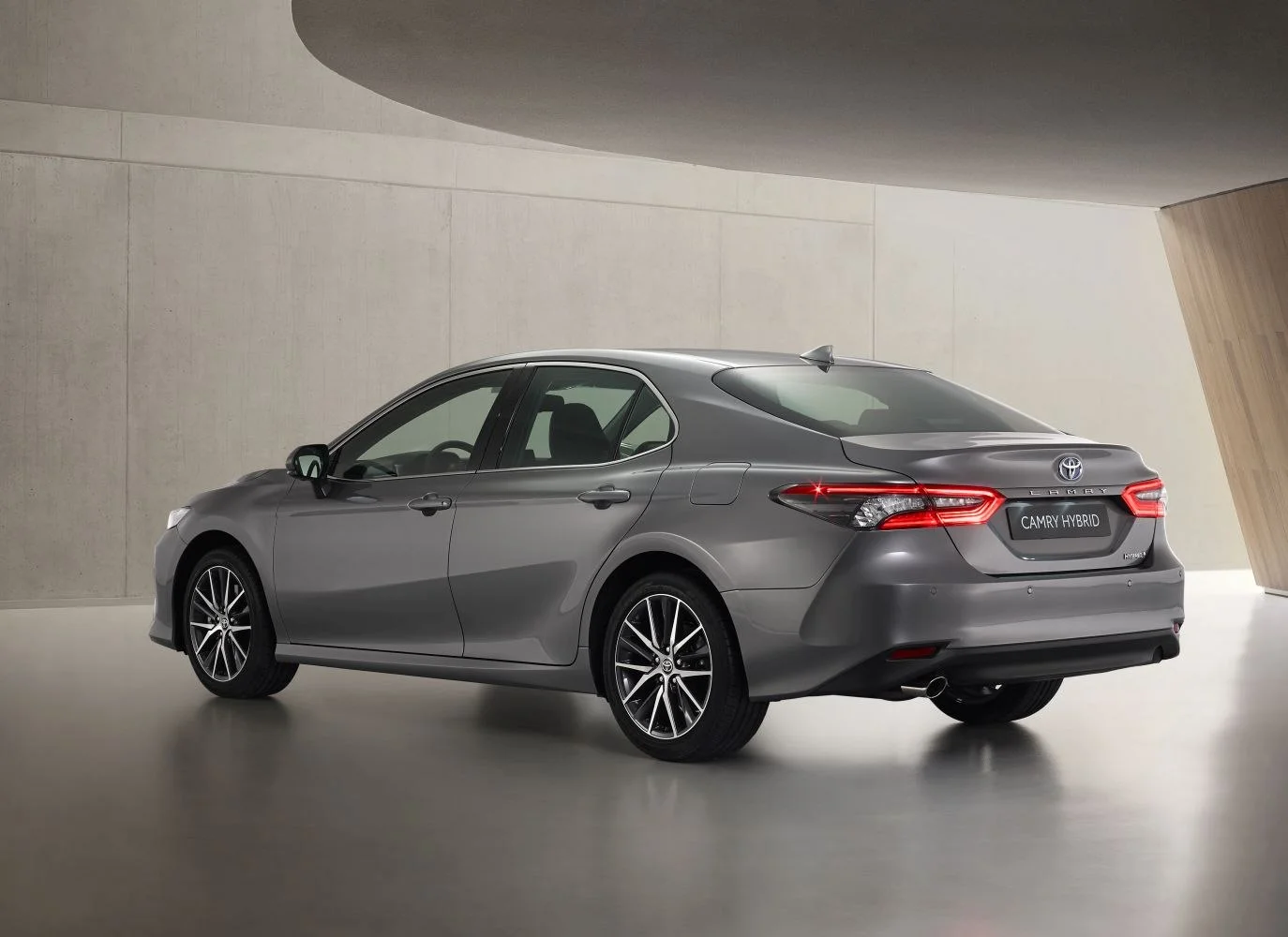 Toyota Camry 2.5 (202 Hp) AWD ECT-i2020 - 2024 thumbnail 2