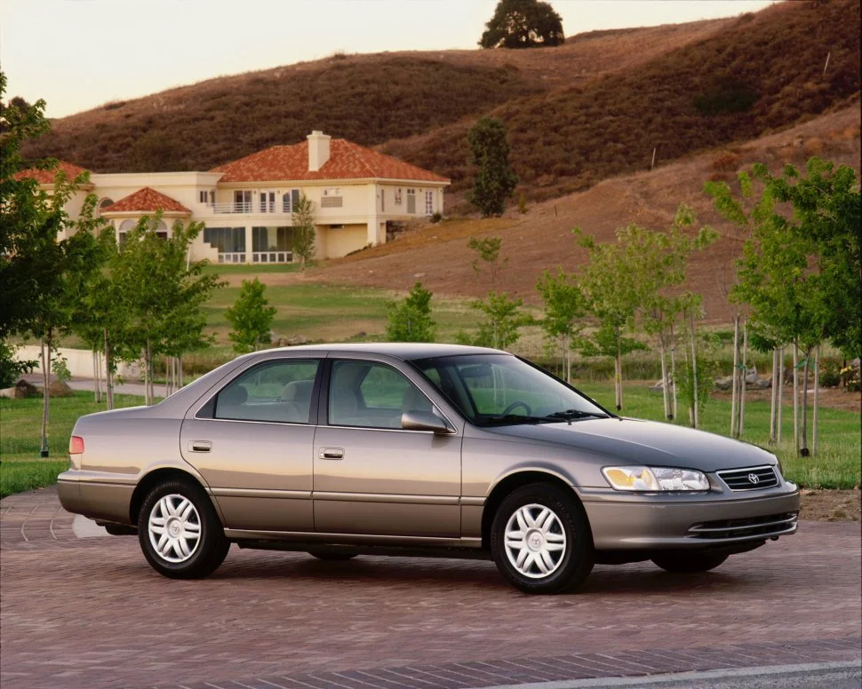 Toyota Camry 2.2 (136 Hp)2000 - 2001 thumbnail 2