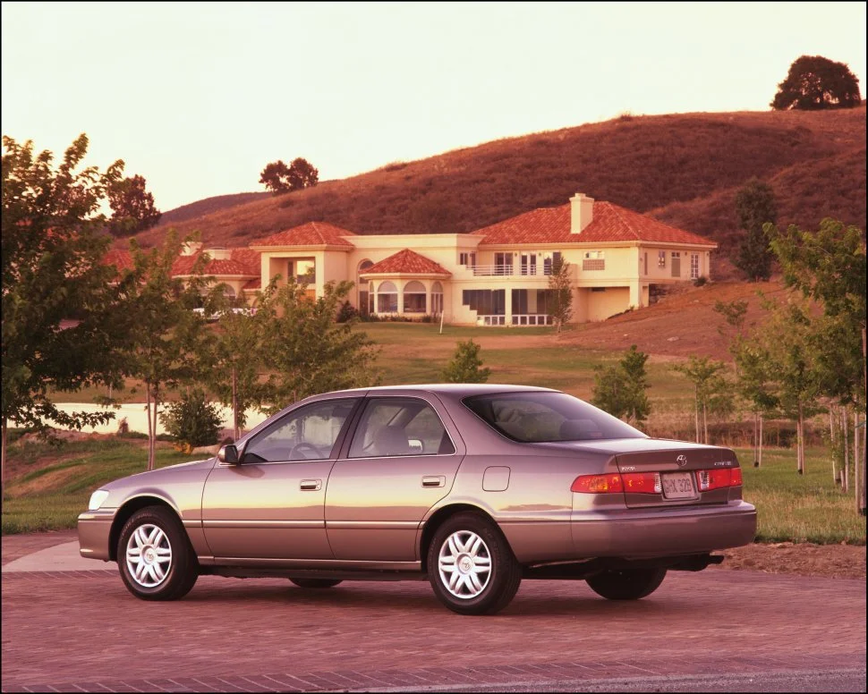 Toyota Camry 2.2 (136 Hp)2000 - 2001 thumbnail 3