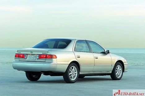 Toyota Camry 2.2 (136 Hp)2000 - 2001 thumbnail 4