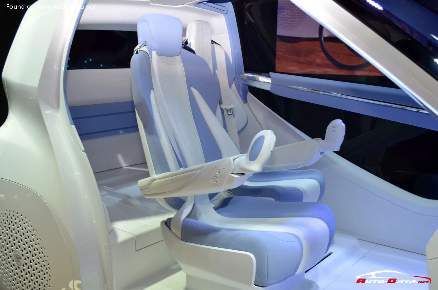 Toyota Concept-i Toyota Concept-i Ride thumbnail 12