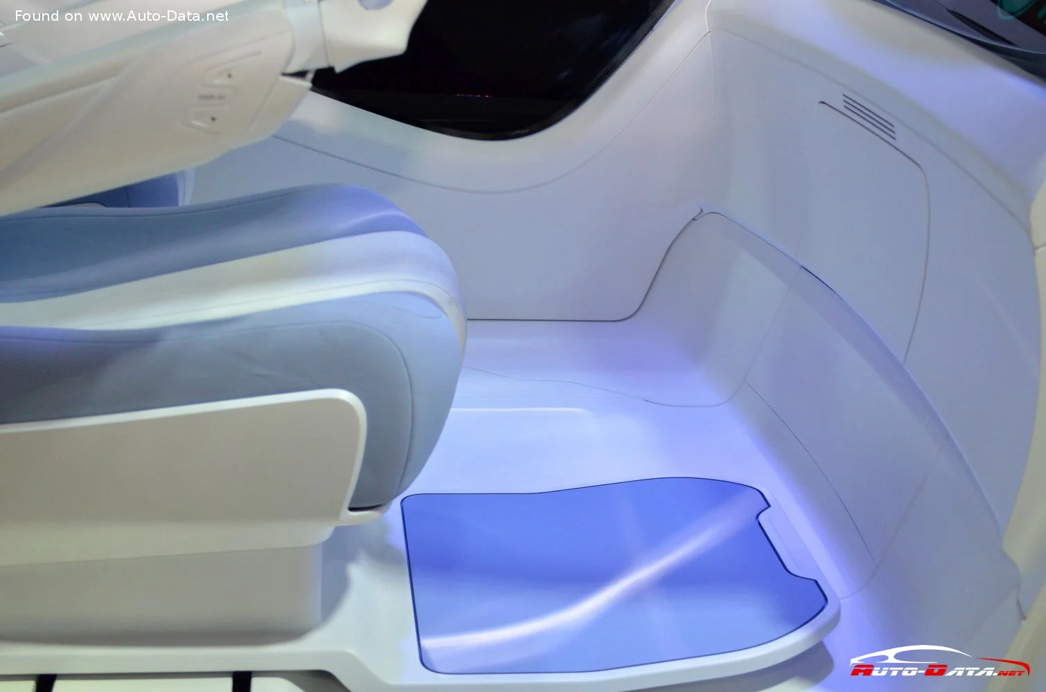 Toyota Concept-i Toyota Concept-i Ride thumbnail 15