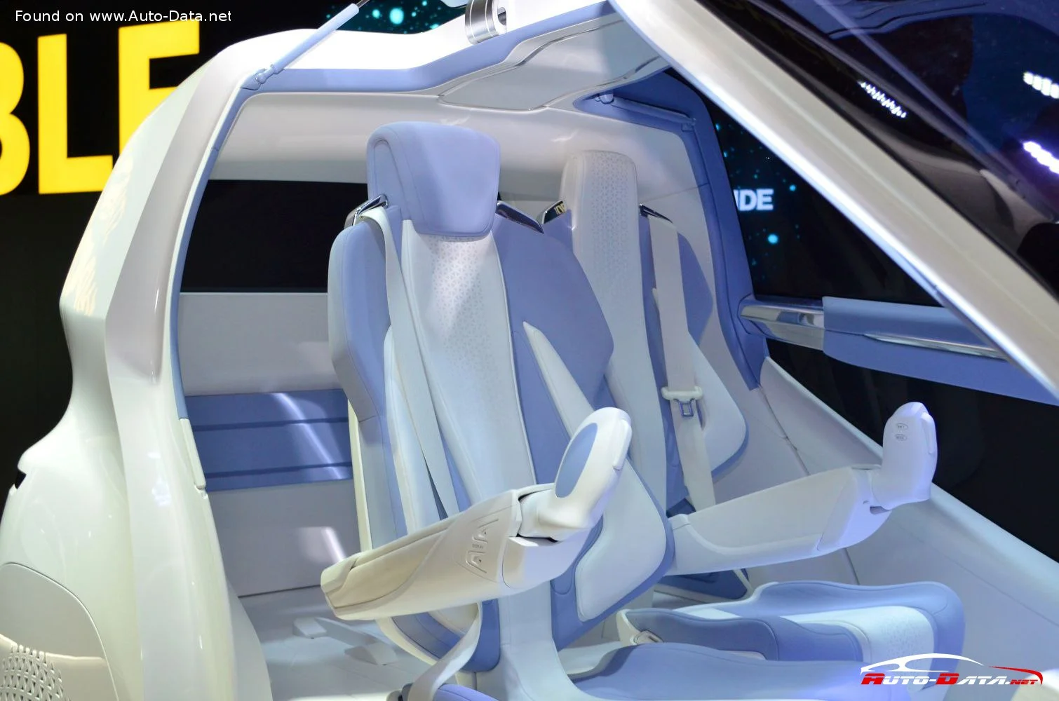 Toyota Concept-i Toyota Concept-i Ride thumbnail 16