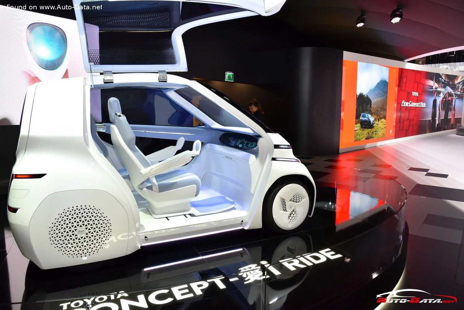 Toyota Concept-i Toyota Concept-i Ride thumbnail 8