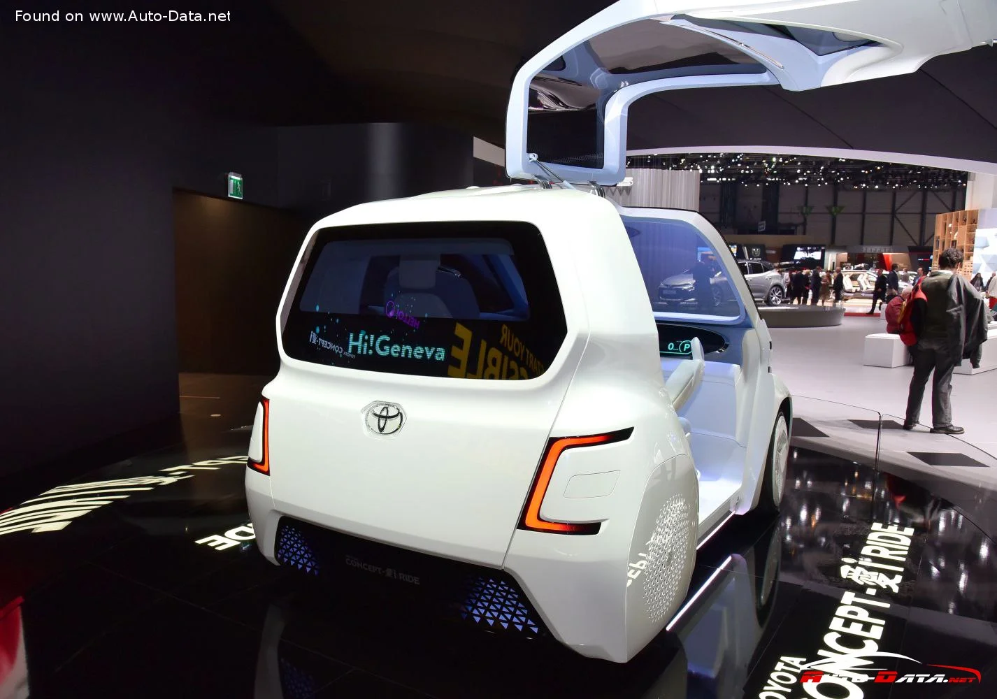 Toyota Concept-i Toyota Concept-i Ride thumbnail 9