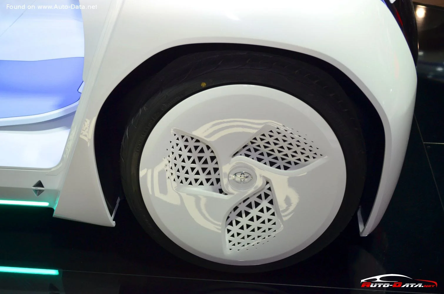 Toyota Concept-i Toyota Concept-i Ride thumbnail 10