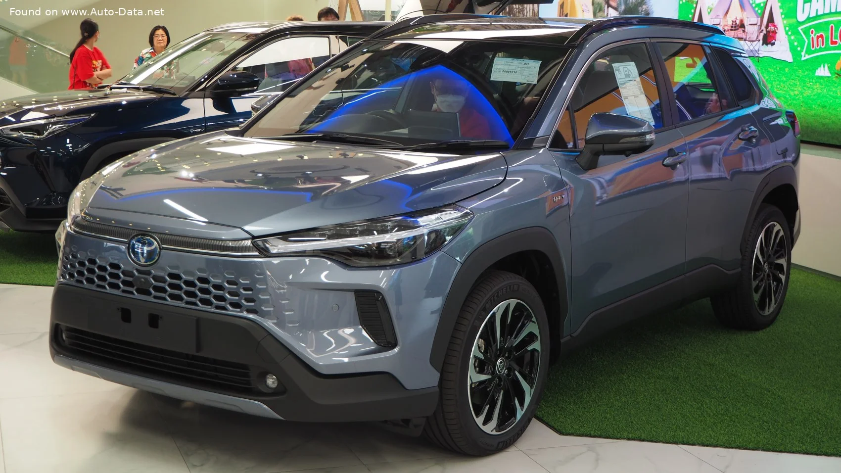Toyota Corolla Cross 1.8 (122 Hp) Full Hybrid E-CVT2024 - - 1