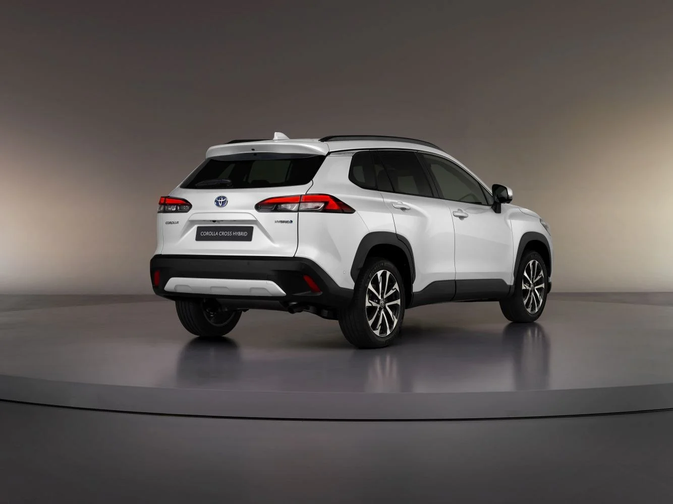 Toyota Corolla Cross 1.8 (122 Hp) Hybrid e-CVT2020 - 2022 thumbnail 17