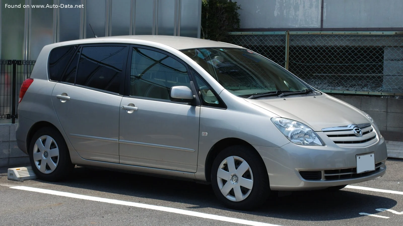 Toyota Corolla Spacio Toyota Corolla Spacio II (E120, facelift 2003) - 1