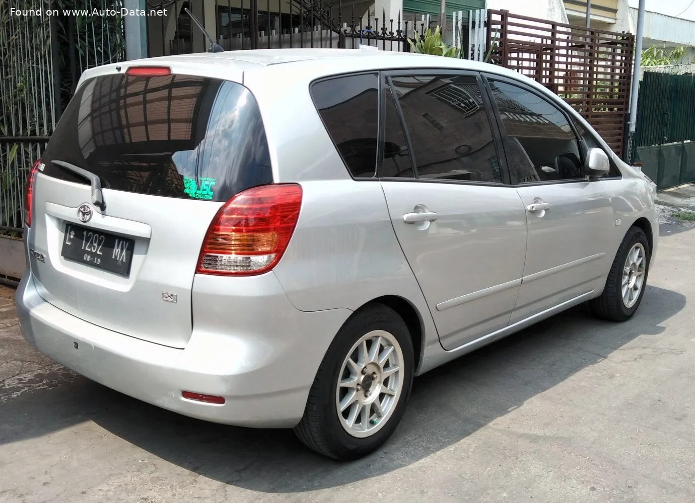 Toyota Corolla Spacio Toyota Corolla Spacio II (E120, facelift 2003) thumbnail 3