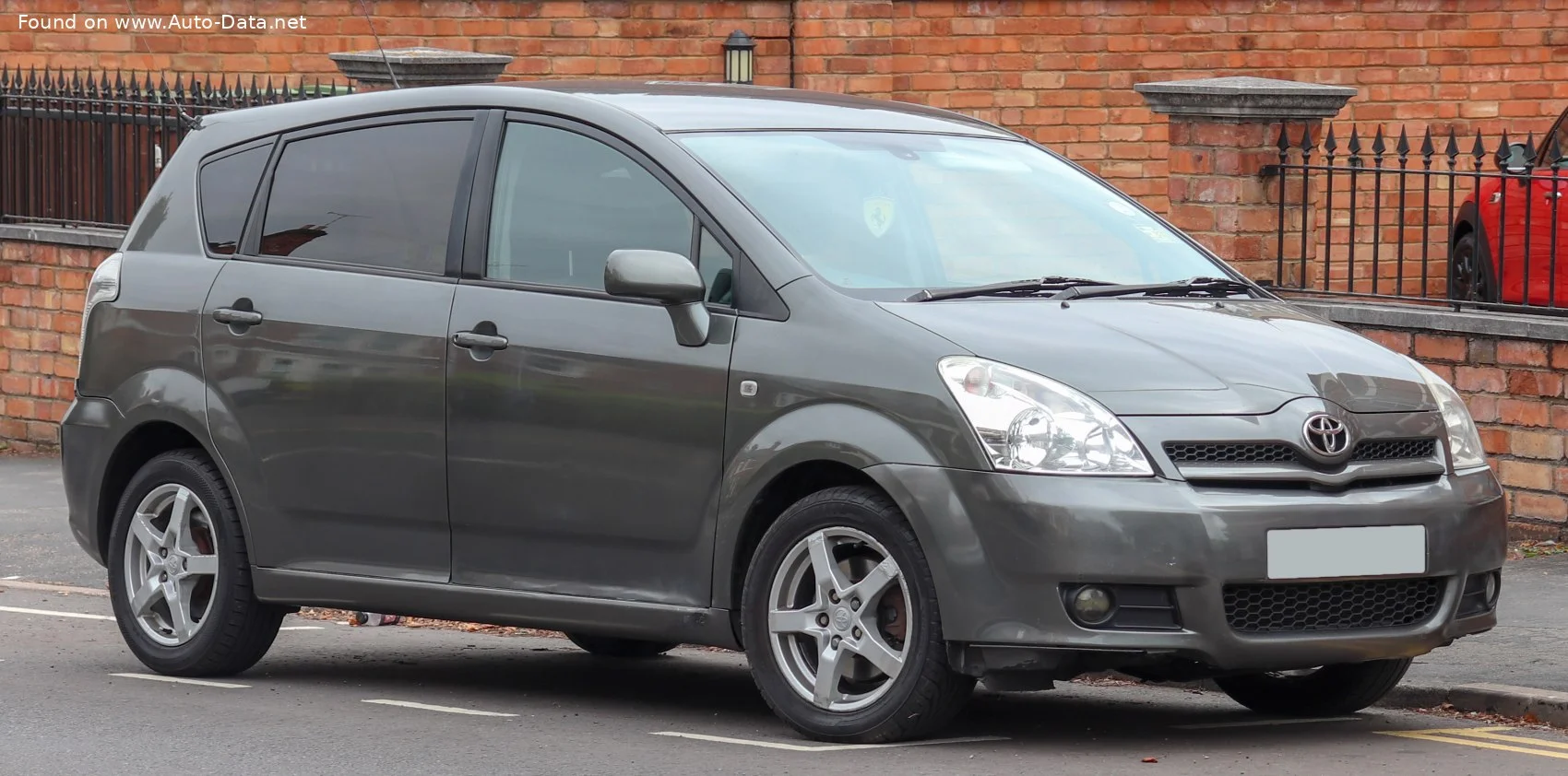 Toyota Corolla Verso 1.6 VVT-i (110 Hp)2004 - 2007 - 1
